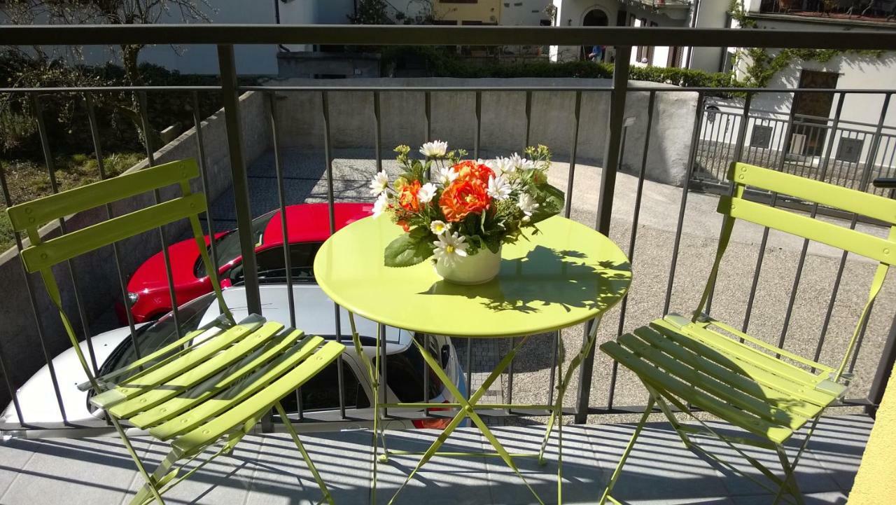 Red Apartment - Residenza Silvana 베르바니아 외부 사진